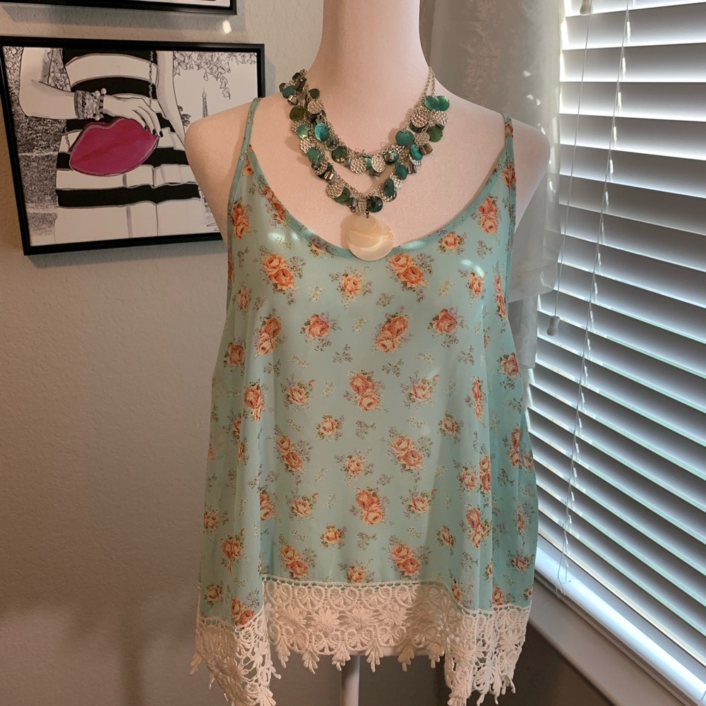 IRIS LOS ANGELES FLORAL TANK